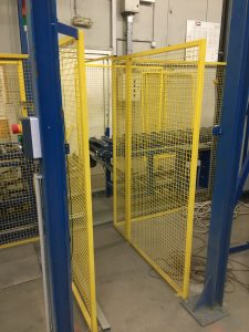 Gázpalackok találkozása, vízszintes konvejor és függőleges konvejor kereszteződés