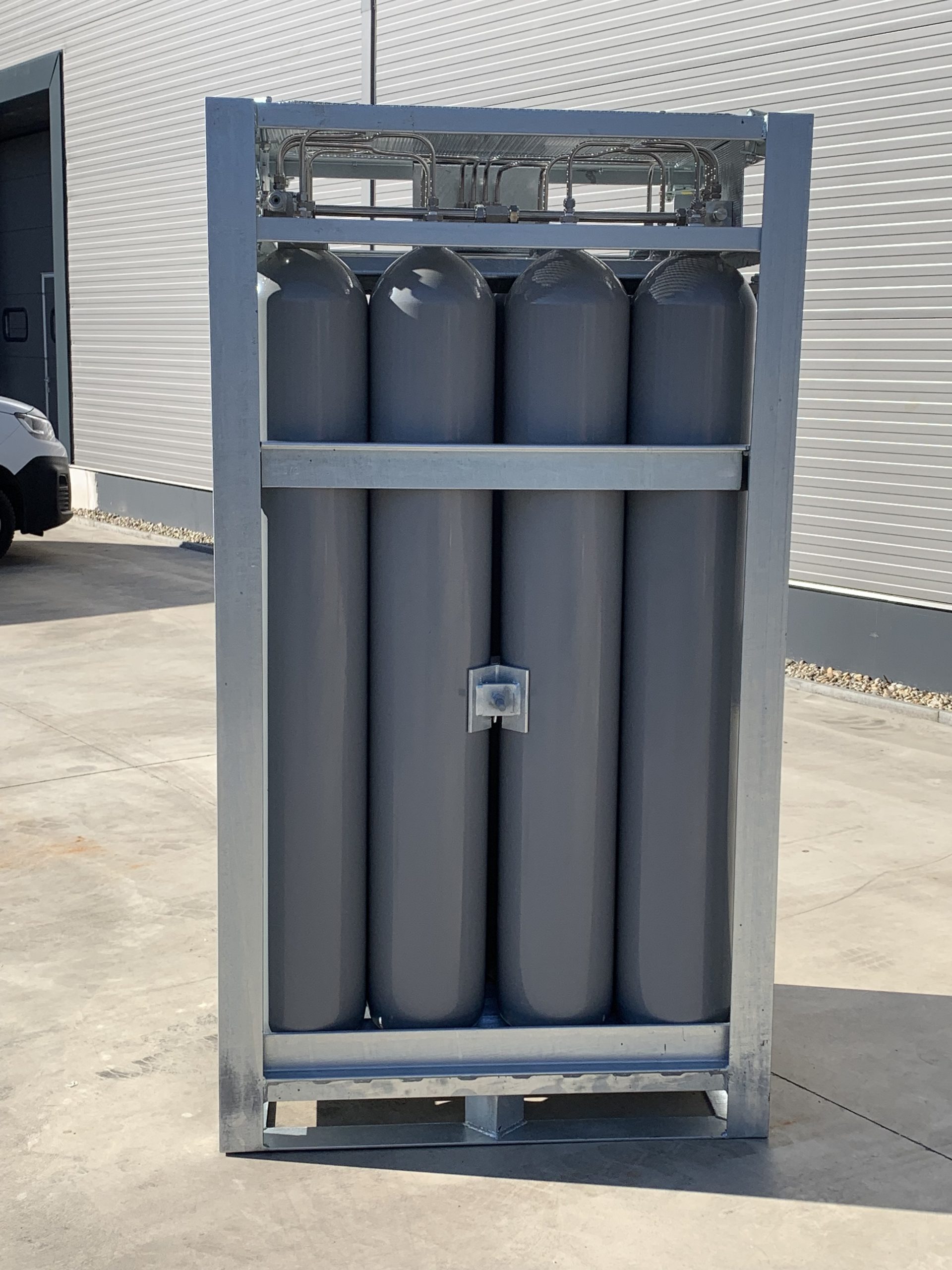 PWENT 12 palackos gázpalack köteg szemből