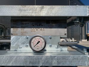 PWENT Gas cylinder bundle data plate with manometer and main outlet
