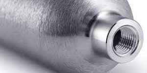 rozsdamentes gázpalack Rozsdamentes gázpalack fekszik a képen. A menet és a nyakrész részletesebben látszik